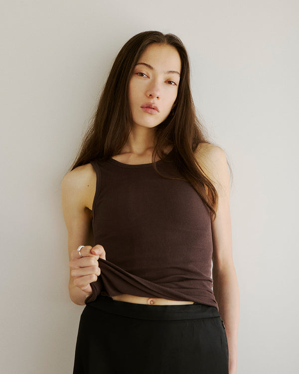 BROWN detail right